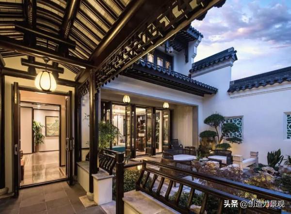 國慶節快樂！假期第一天，出門逛逛還是在家裡窩著呢？