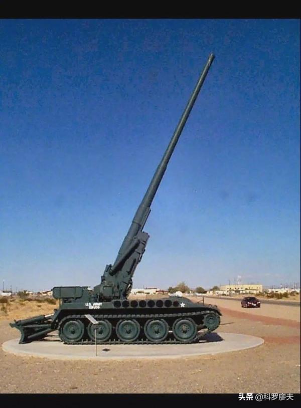 100門大炮急速射，猛轟10公里外的100輛坦克，能消滅多少坦克？