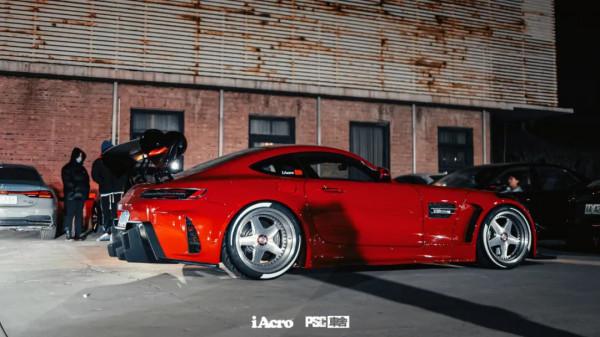 屬於iAcro的平安夜是什麼畫風？