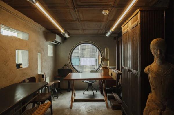 我去東京住了一晚全世界最有名的膠囊旅館，感覺就像冒險