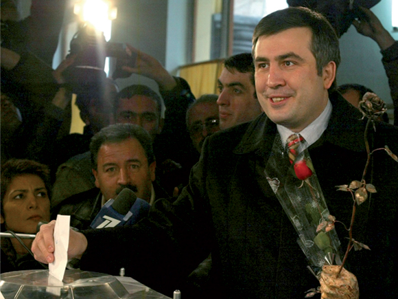 輕信美國的下場！曾和普京打了一仗的薩卡什維利，差點絕食被餓死