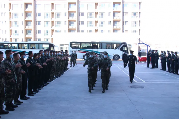 如今通訊如此方便快捷,但有些話我還是想親筆寫信說…… 如今通訊如此方便快捷,但有些話我還是想親筆寫信說……