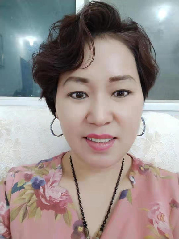 著名畫家胡美雲——畫風飄逸俊秀清新自然