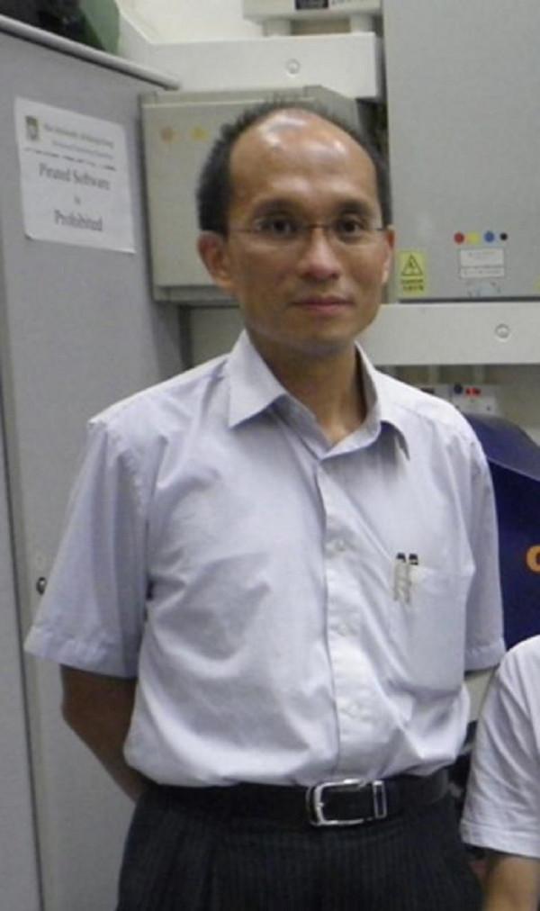 2018年，一位香港教授殺妻，事後淡定用木箱藏屍，還張貼尋人啟事