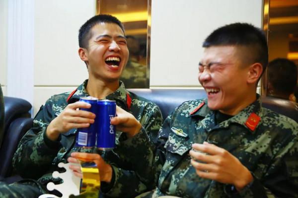 這場集體生日party,嗨翻了 這場集體生日party,嗨翻了