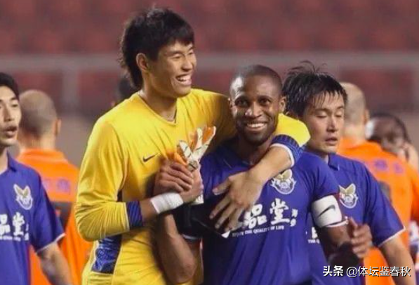 劉殿座離隊後，廣州隊2號門將表現不佳，24歲年輕國門獲上位良機