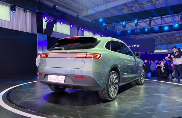 華為鴻蒙生態賦能 賽力斯AITO問界M5亮相