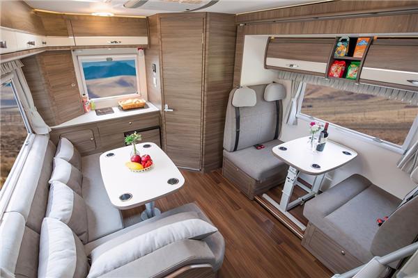 金冠打造賓士斯賓特324側拓展房車，德國原裝進口軍工品質