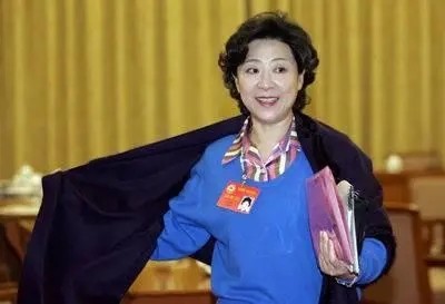 72歲老戲骨王馥荔：巔峰時選擇結婚做顧家媽媽，今兒子是她的驕傲