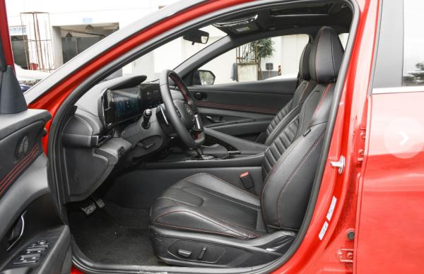 月均銷量1萬+，9.98萬起的第七代伊蘭特，已成為最暢銷的韓系車