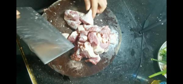 啤酒鴨正宗的做法，不加水，鴨肉軟爛，好吃到連湯汁都不剩