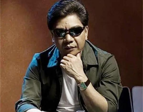 來自廣西農村的世界賭王，每次領獎都身披五星紅旗，賭術冠絕全球