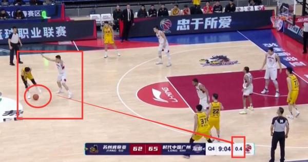 24秒運完把球擱地上！真有這種戰術？CBA解說員多次直言“奇怪”