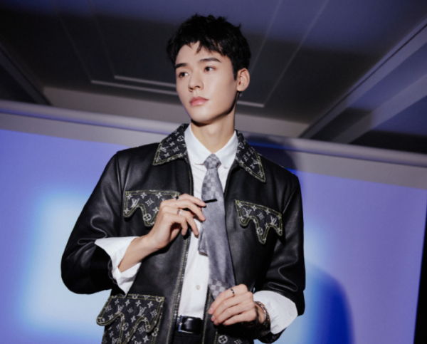 《安樂傳》還沒拍完，龔俊迪麗熱巴雙雙有了新身份，果真是頂流