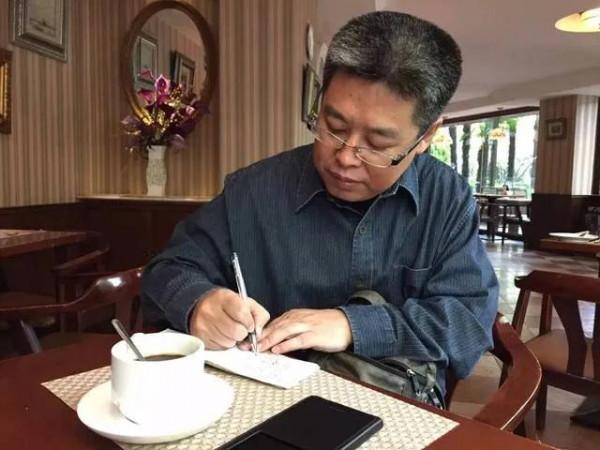 《作家》頭條詩人桑克的詩《演員》，到底在諷刺什麼？