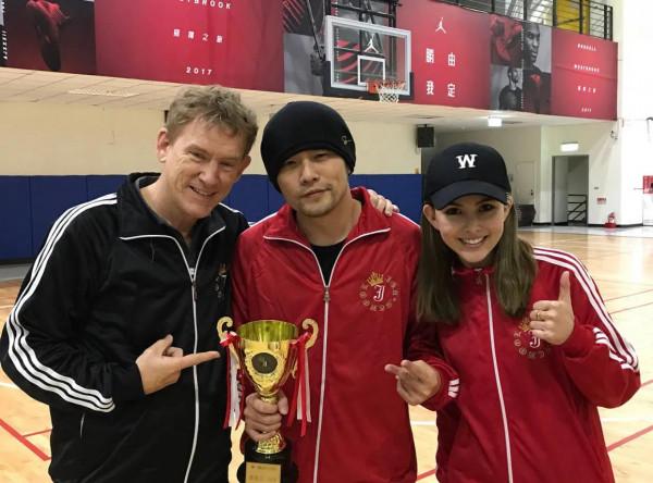 周杰倫和岳父一家,岳父好帥 周杰倫和岳父一家,岳父好帥