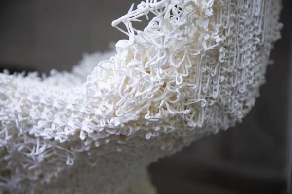 讓我們把目光從《愛宕機》移開，看看真正的機器人藝術