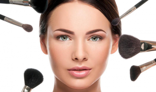 底妝總是卡粉?除了選對粉底以外,再做好這些,才能讓妝容更服帖 底妝總是卡粉?除了選對粉底以外,再做好這些,才能讓妝容更服帖