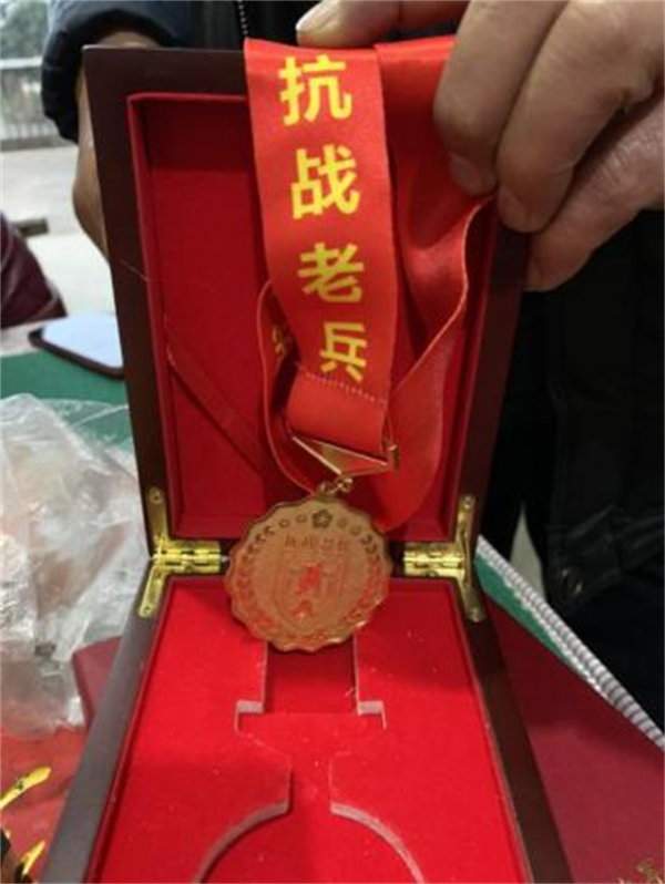 分別73年後，女兵終於見到丈夫照片，一眼認出哭得像個小孩