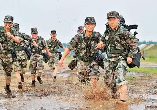 不老的解放鞋 難忘的99式 小小一雙軍鞋 道盡數十年軍工發展歷程 不老的解放鞋 難忘的99式 小小一雙軍鞋 道盡數十年軍工發展歷程