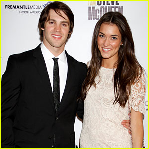 《吸血鬼日記》演員們現實中的另一半，你最看好哪一對？