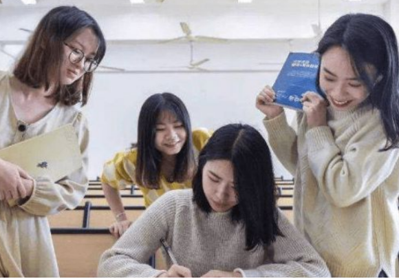 單位放“天價”福利,為博士發140萬的安家費,讓低學歷的人眼紅 單位放“天價”福利,為博士發140萬的安家費,讓低學歷的人眼紅