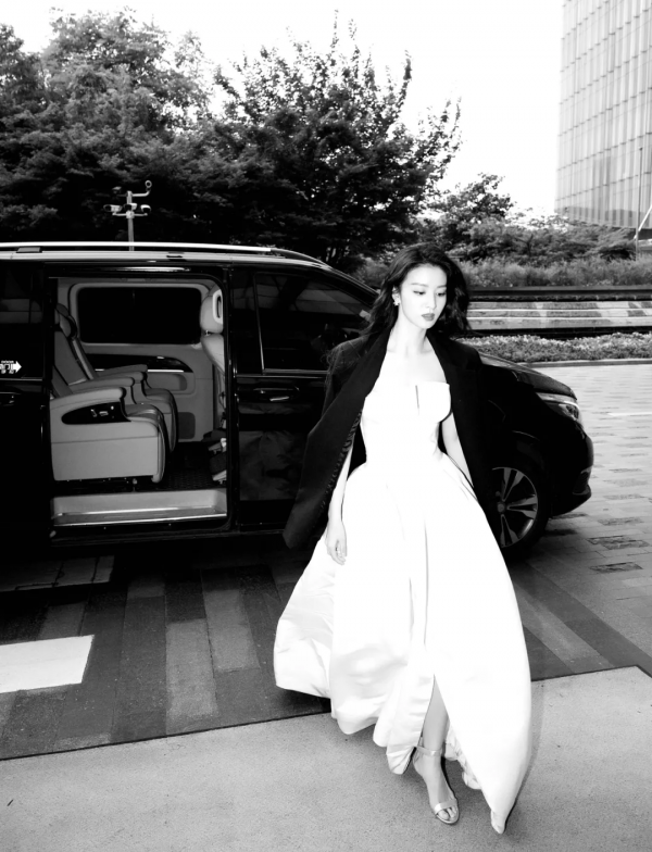 周也清冷，王楚然大氣，這屆小花終於有了辨識度 | 年終總結系列