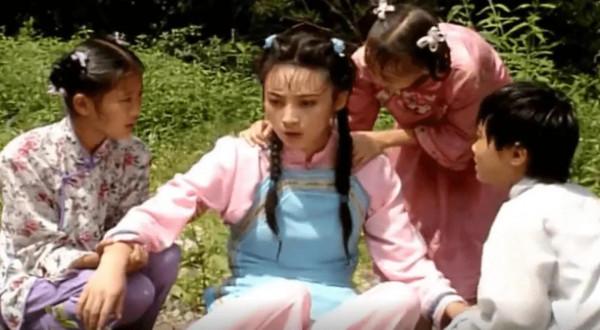 《蒼天有淚》蕭家姐妹與展家水火不容的表面下，鄭老闆是最大贏家