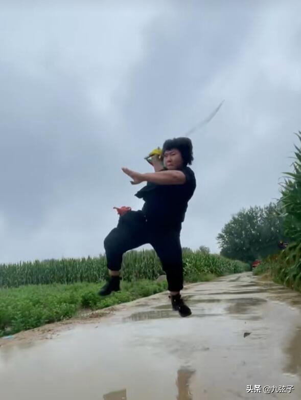 女版“洪金寶”：從田間“打”到央視舞臺，被稱為“武館黑寡婦”