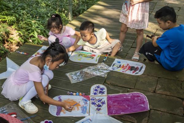 江西弋陽:潮玩中秋 情暖龜峰” 江西弋陽:潮玩中秋 情暖龜峰”