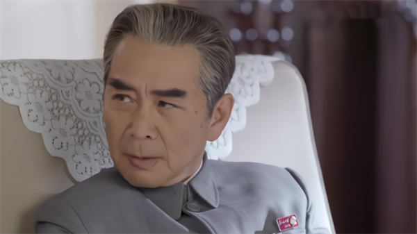 1955授銜，開國元帥們除向主席敬禮外，為何也向總理敬了禮？