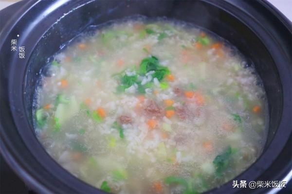 一塊牛肉，一把小白菜，營養搭配煮一鍋，早餐吃它太優秀了