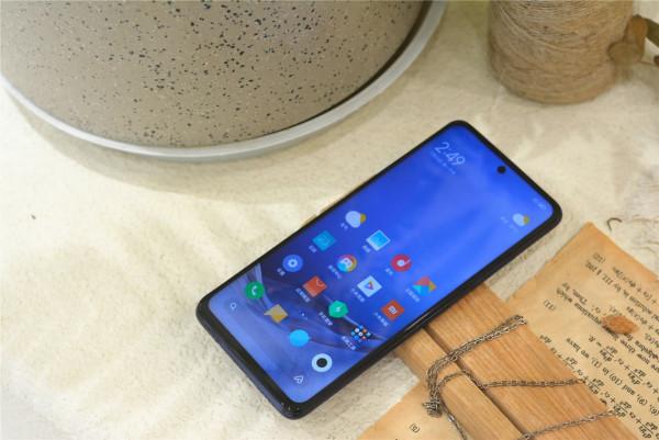 8000塊的iPhone賣斷貨!中國人都在買多少錢的手機?估計你猜錯了 8000塊的iPhone賣斷貨!中國人都在買多少錢的手機?估計你猜錯了