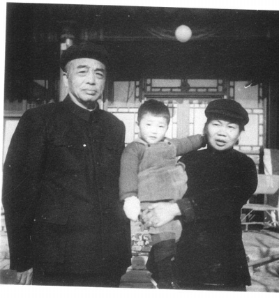 左太北：父親犧牲母親改嫁，被彭德懷撫養長大，上大學陳賡幫忙