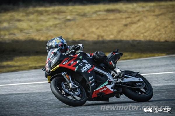 萌新女車手的比賽初體驗 阿普利亞GPR250R統一賽