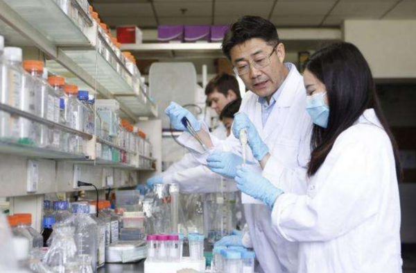 學霸家庭，一門9個博士，高福院士：多虧了母親的引導教育