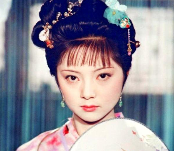 查抄大觀園，三位表小姐只有寶釵避嫌搬走，為何黛玉湘雲都不搬？