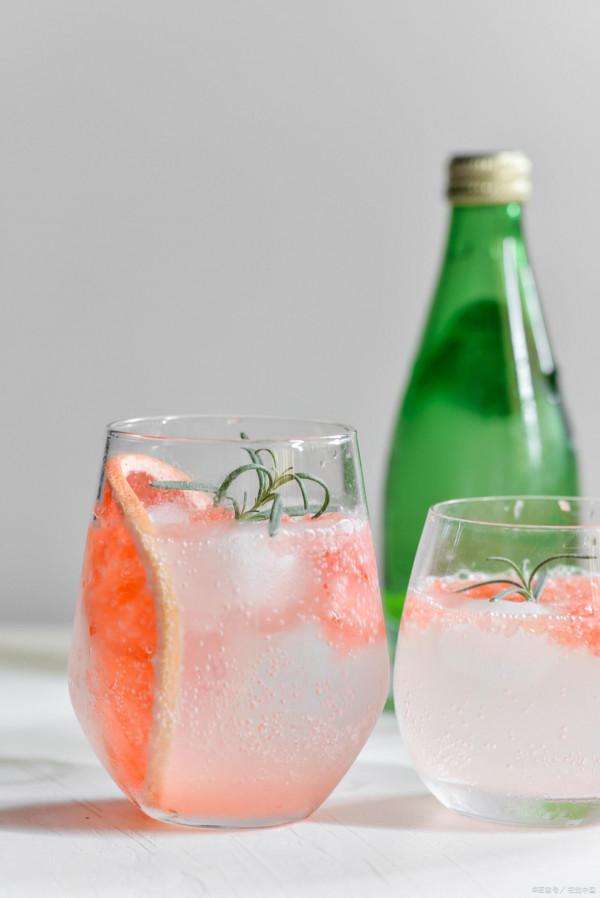 這4種關於喝水的傳言,是真是假? 這4種關於喝水的傳言,是真是假?