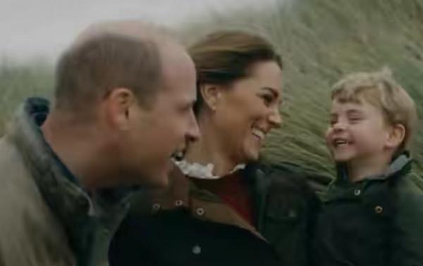 劍橋三寶趣事記！愛和表兄妹瘋玩笑鬧，3歲路易王子是快樂捧場王