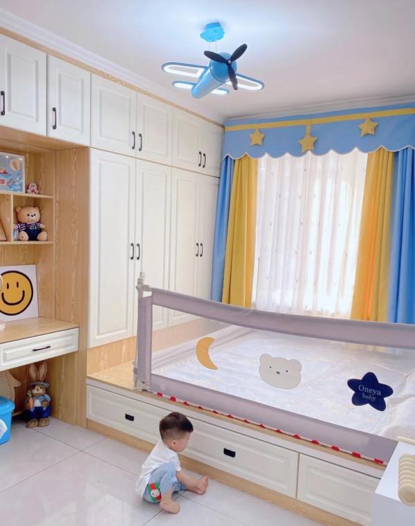 她家106平米，裝修不豪華，卻很乾淨溫馨，滿滿的煙火氣，好舒服