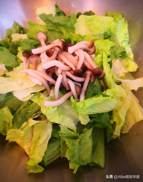 早餐不知道吃什麼，看看我的營養早餐，有葷有素有粗糧，真全面