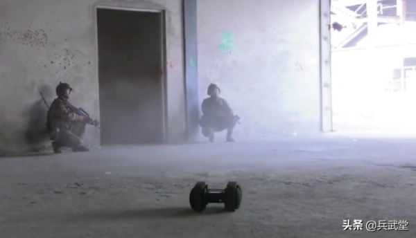 國內“臨汾旅”演練城鎮戰?無人車代替人工偵察,停車場用夜視儀 國內“臨汾旅”演練城鎮戰?無人車代替人工偵察,停車場用夜視儀