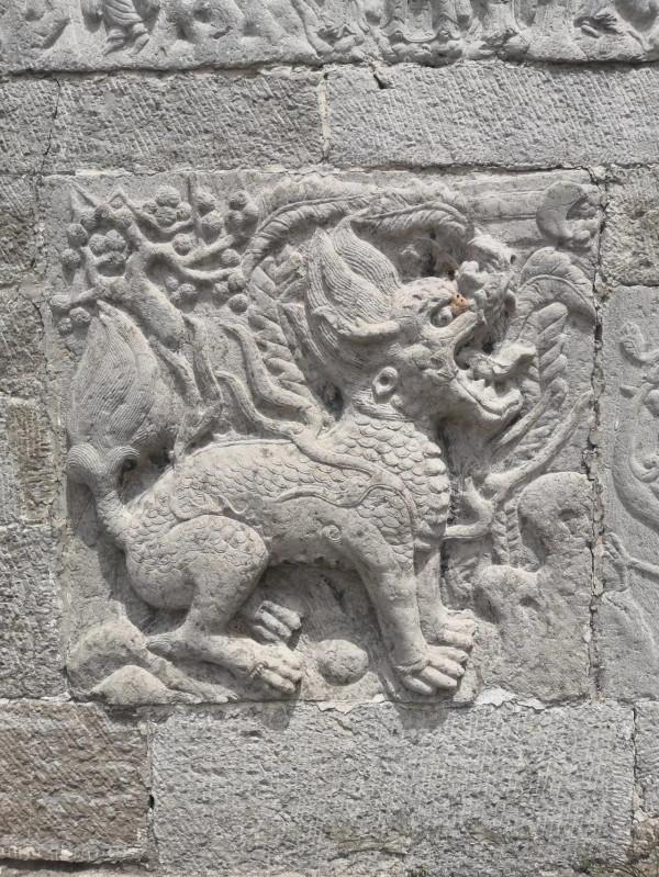 知道嗎？陝西唯一的青石殿，藏在荒野中的寶藏，竟然還不要門票