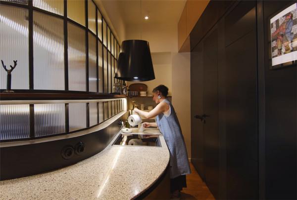 發現一對70後夫婦的家：48㎡的古典裝修很有味道，實在太會裝飾了