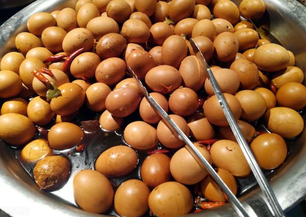 滷雞蛋時,記得放7樣配料,雞蛋浸泡入味,出鍋太香了 滷雞蛋時,記得放7樣配料,雞蛋浸泡入味,出鍋太香了