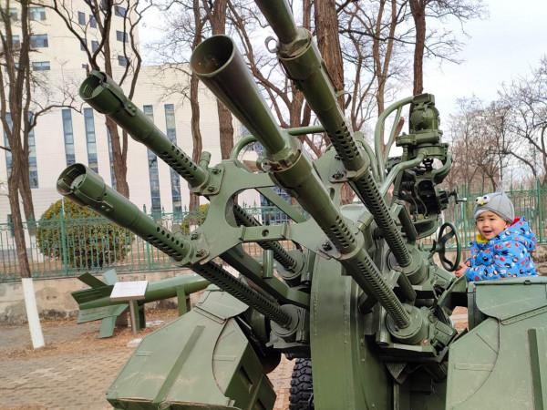 北京這個小區竟然藏著數十輛坦克，如同露天博物館，可近距離接觸