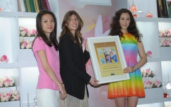 “千億媳婦”徐子淇沒啥闊太感，穿得挺花哨的，但氣質能駕馭