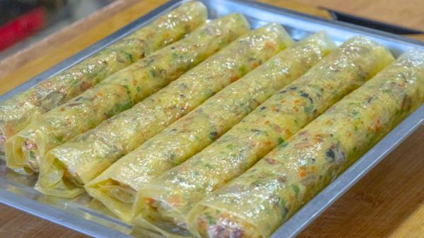 冬天早餐就要這樣做，蒸一蒸，捲一捲，軟糯又鹹香，孩子搶著吃