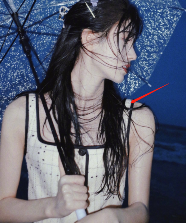 知名女星鞠婧禕穿衣服游泳!一臉水漬頭髮零散,泡水中面板白淨 知名女星鞠婧禕穿衣服游泳!一臉水漬頭髮零散,泡水中面板白淨