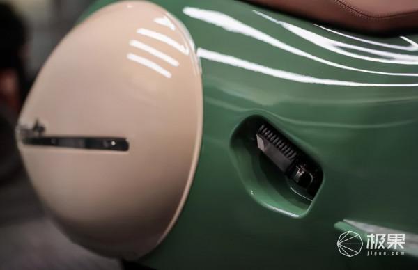 寶馬摩托變身復古機車，座椅用上“暖心”配置，冬天出行不怕凍